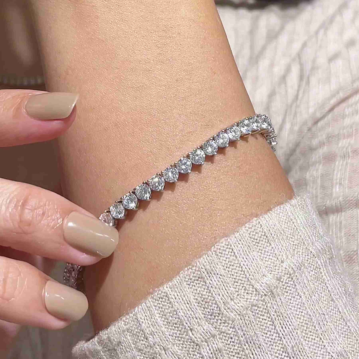 [PROMO SET] Vivere 3 Prong Necklace Bracelet Diamond Set in 18k White Gold Vermeil