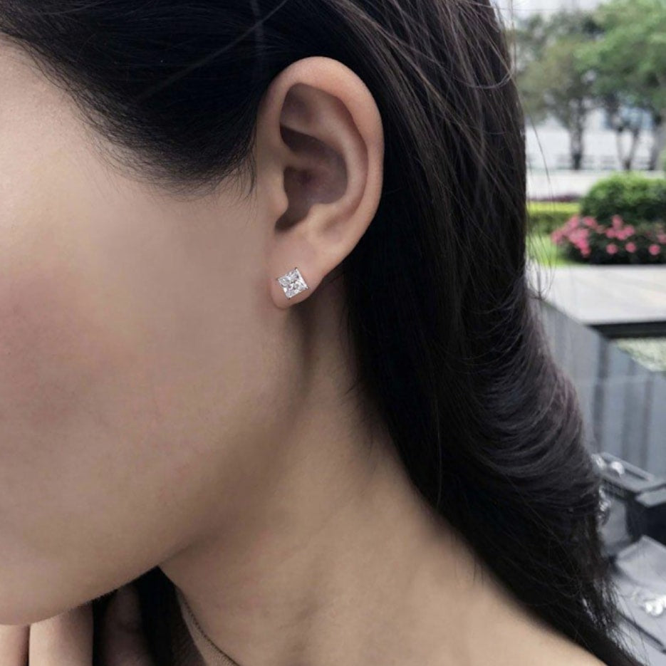 Lilith Princess Diamond Stud Earrings in 18k White Gold Vermeil